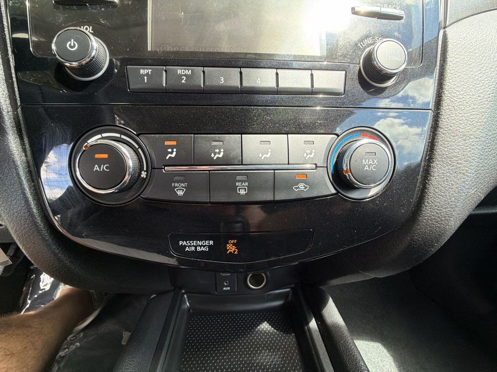Nissan Rogue FWD 4dr S photo 19
