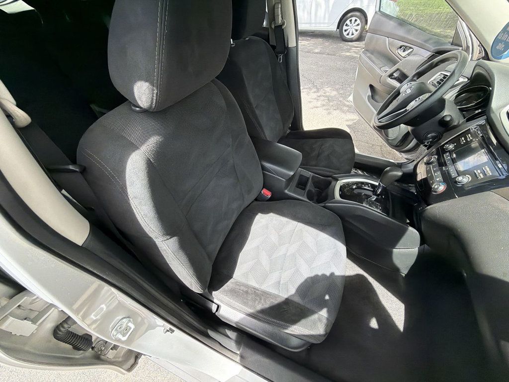 Nissan Rogue FWD 4dr S photo 20
