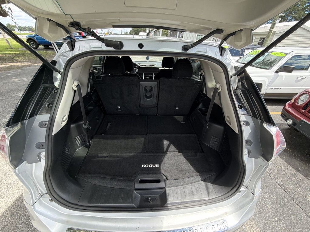 Nissan Rogue FWD 4dr S photo 22