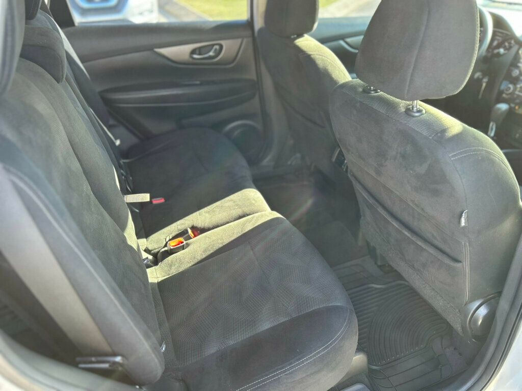 2016 Nissan Rogue FWD 4dr S - 22943234 - 11