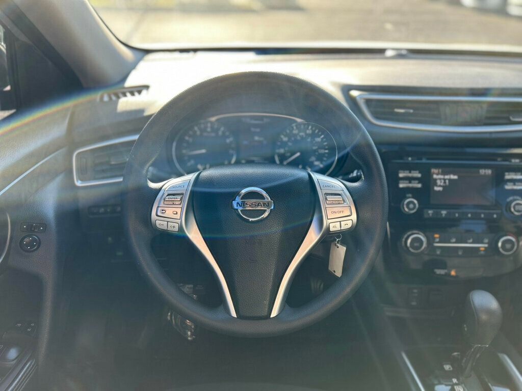 2016 Nissan Rogue FWD 4dr S - 22943234 - 15