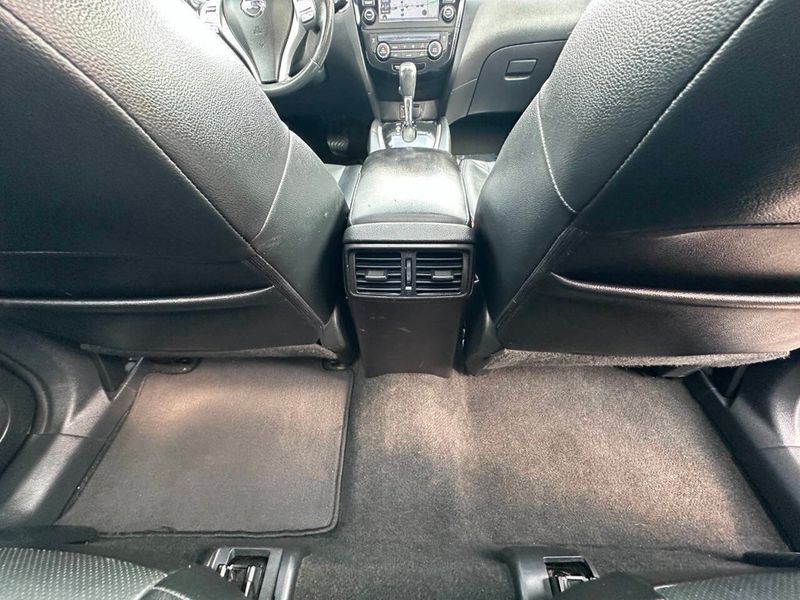 2016 Nissan Rogue FWD 4dr SL - 22902270 - 27
