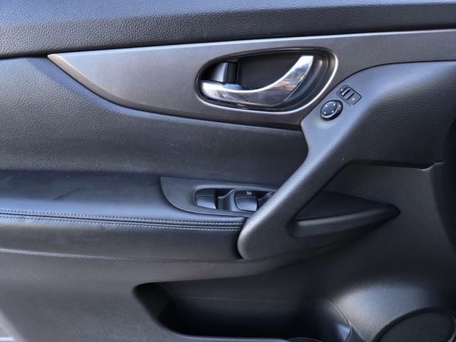 2016 Nissan Rogue FWD 4dr SV - 22981262 - 12