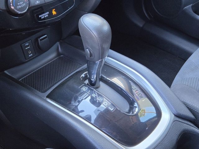 2016 Nissan Rogue FWD 4dr SV - 22981262 - 17