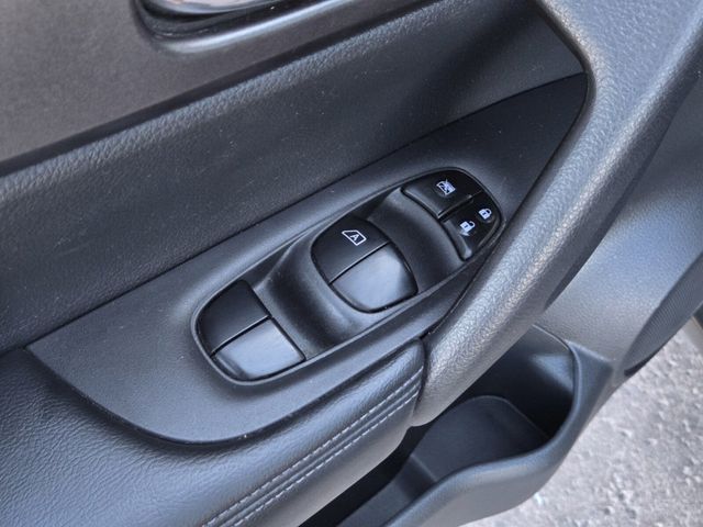 2016 Nissan Rogue FWD 4dr SV - 22981262 - 18