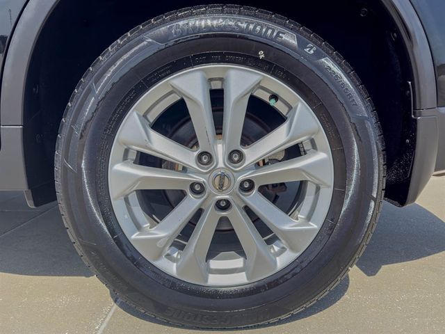 2016 Nissan Rogue FWD 4dr SV - 22852071 - 18