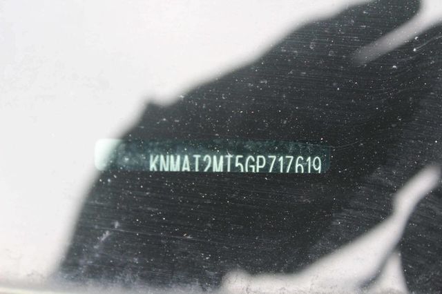 2016 Nissan Rogue FWD 4dr SV - 22980698 - 11