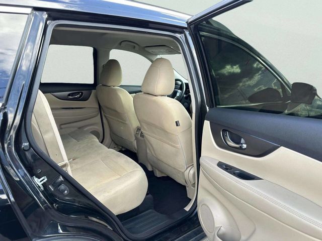 2016 Nissan Rogue FWD 4dr SV - 23009452 - 19