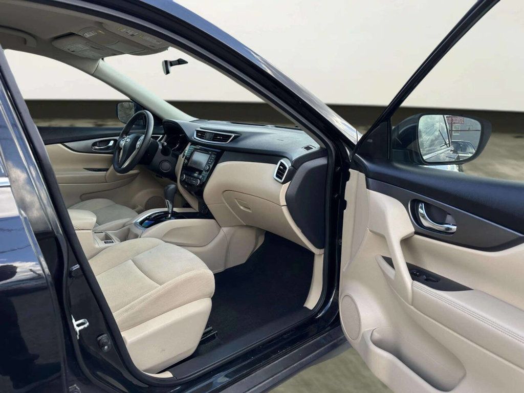 2016 Nissan Rogue FWD 4dr SV - 23009452 - 21