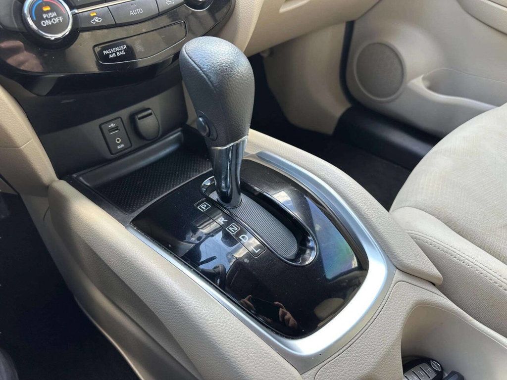 2016 Nissan Rogue FWD 4dr SV - 23009452 - 31