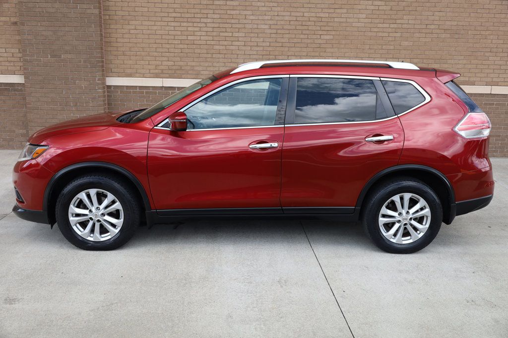 2016 Nissan Rogue SV photo 3