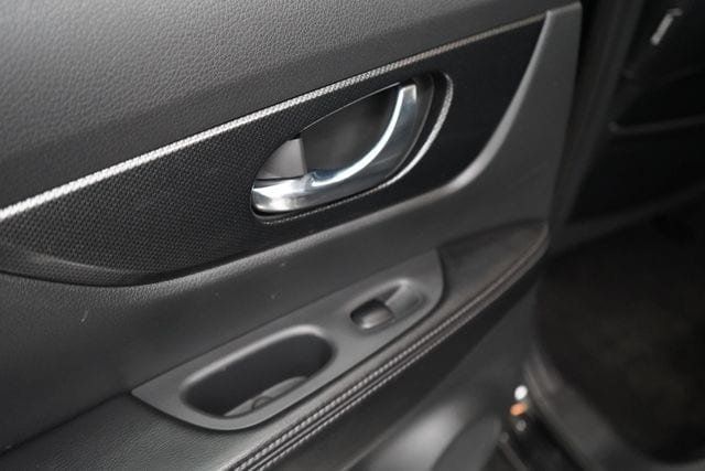 2016 Nissan Rogue SL - 23076939 - 38