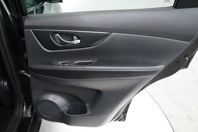 2016 Nissan Rogue SL - 23076939 - 44