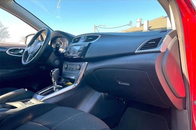 2016 Nissan Sentra 4dr Sedan I4 CVT SR - 22954623 - 11