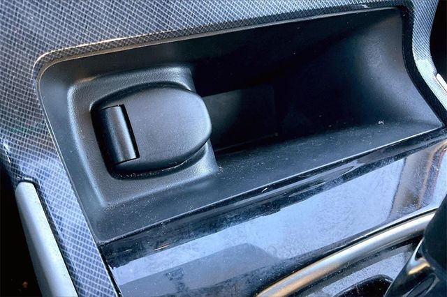 2016 Nissan Sentra 4dr Sedan I4 CVT SR - 22954623 - 24