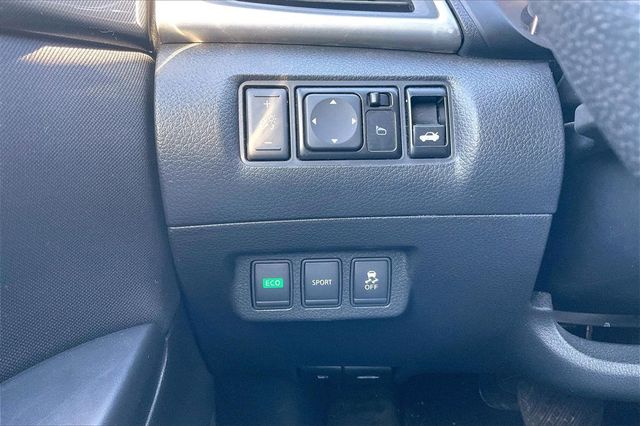 2016 Nissan Sentra 4dr Sedan I4 CVT SR - 22954623 - 26