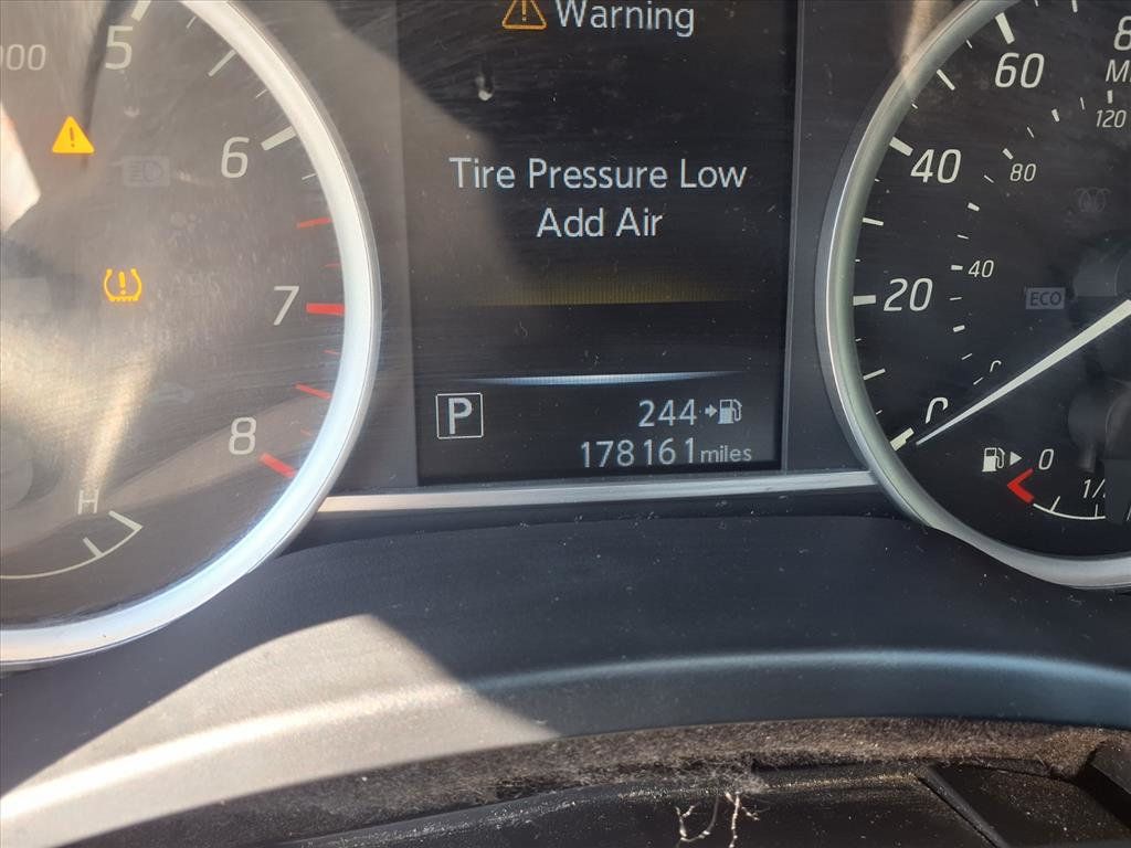 2016 Nissan Sentra S - 22942446 - 9