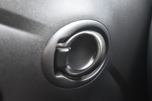 2016 Nissan Versa 4dr Sedan CVT 1.6 S Plus - 23009523 - 12