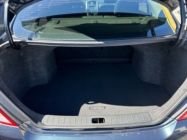 2016 Nissan Versa 4dr Sedan CVT 1.6 SV - 23057148 - 19