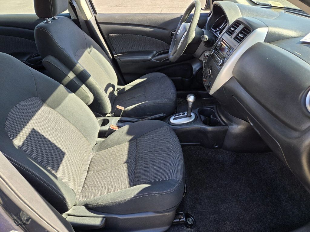 2016 Nissan Versa 4dr Sedan CVT 1.6 SV - 22933244 - 11