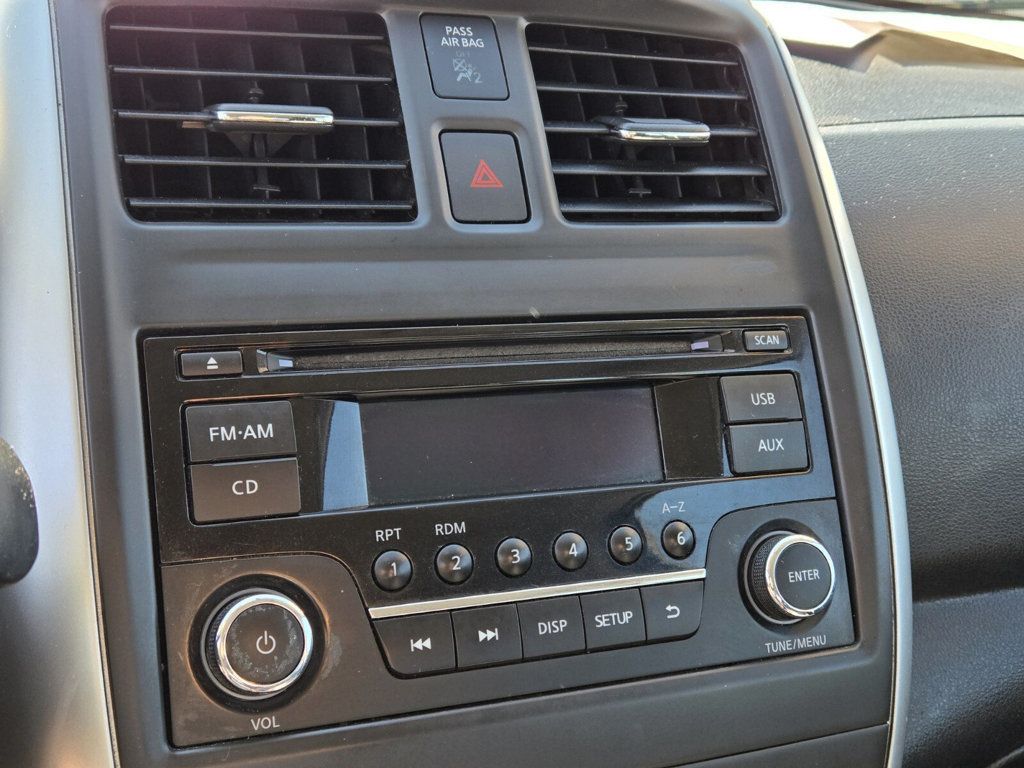 2016 Nissan Versa 4dr Sedan CVT 1.6 SV - 22933244 - 16