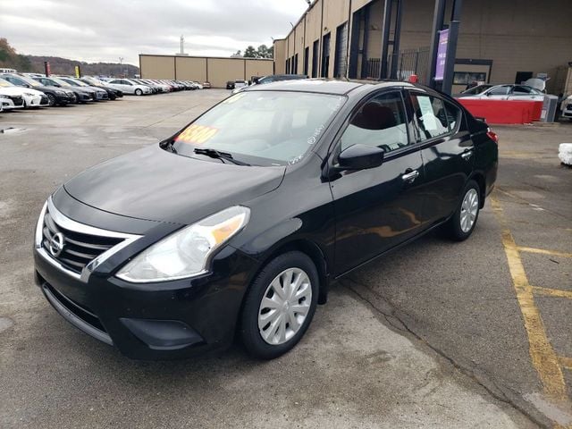 2016 Nissan Versa Sedan SV photo 4