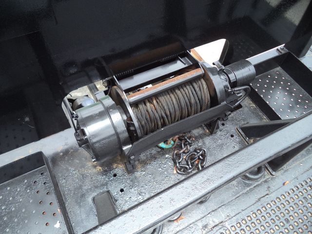 2016 Peterbilt 348 w/ Century 28ft Industrial Carrier 15 Ton Tamdem Axle - 22829743 - 29