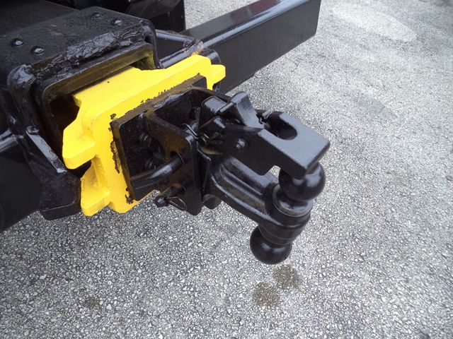 2016 Peterbilt 348 w/ Century 28ft Industrial Carrier 15 Ton Tamdem Axle - 22829743 - 34