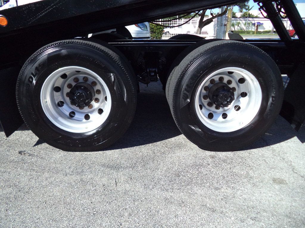 2016 Peterbilt 348 w/ Century 28ft Industrial Carrier 15 Ton Tamdem Axle - 22940003 - 37