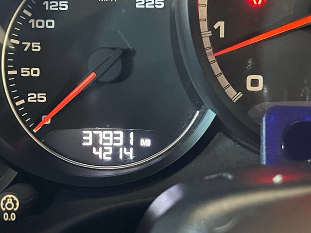 2016 Porsche 911 2dr Cabriolet Turbo S - 22984913 - 34