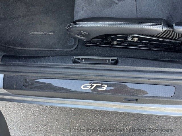 2016 Porsche 911 2dr Coupe GT3 - 23005659 - 32