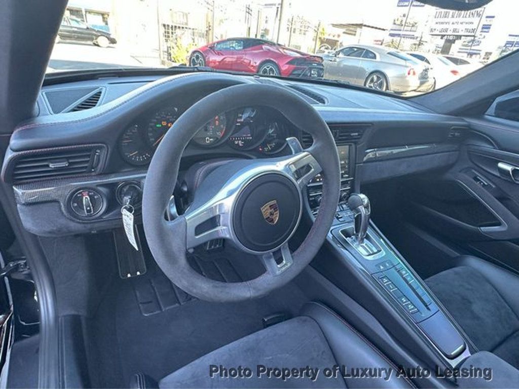 2016 Porsche 911 Coupe GT3 photo 10