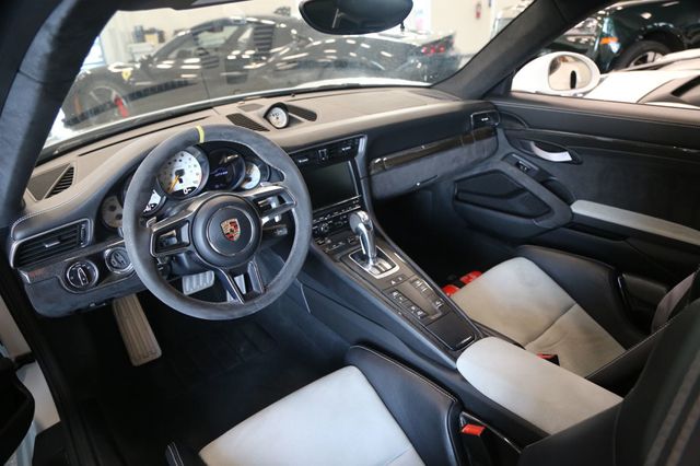 2016 Porsche 911 2dr Coupe GT3 RS - 22419271 - 36