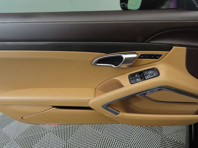 2016 Porsche 911 2dr Coupe Turbo - 22922832 - 24