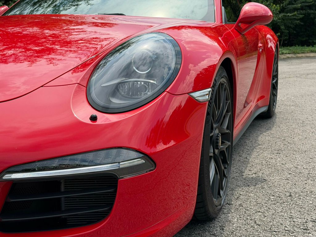2016 Porsche 911 GTS/7-Speed Manual/Sport Exhaust/LSD/Sport Chrono - 23054956 - 22