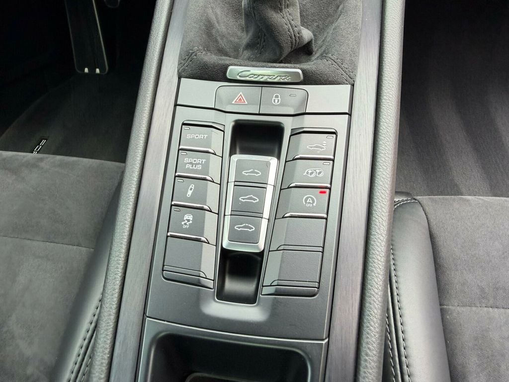 2016 Porsche 911 GTS/7-Speed Manual/Sport Exhaust/LSD/Sport Chrono - 23054956 - 53