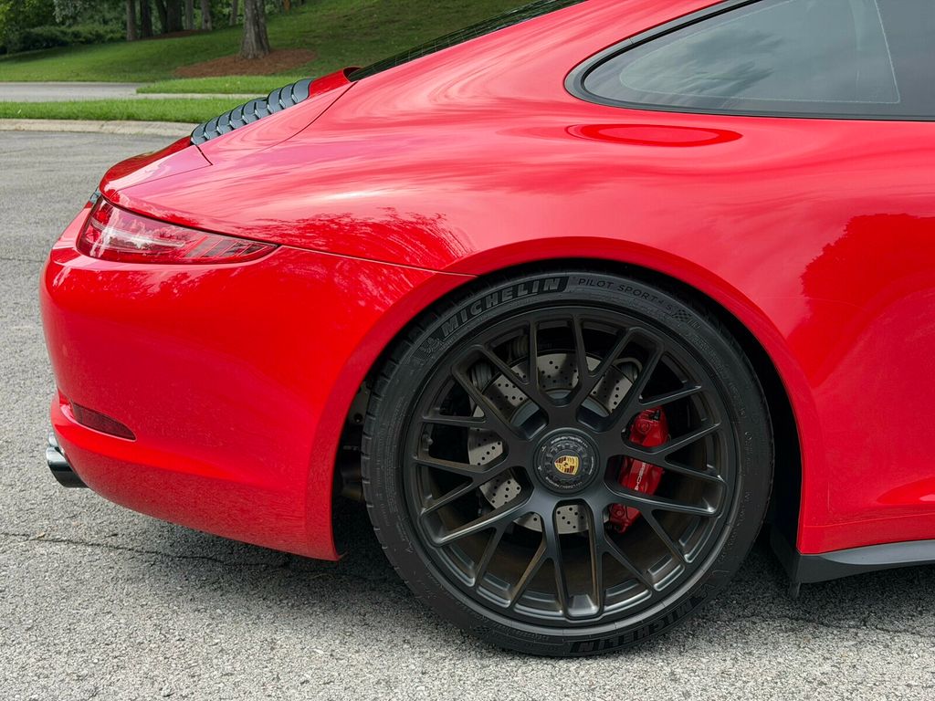 2016 Porsche 911 GTS/Sport Exhaust Pkg/7spd Manual/Sport Chrono Pkg/NAV - 23054956 - 13