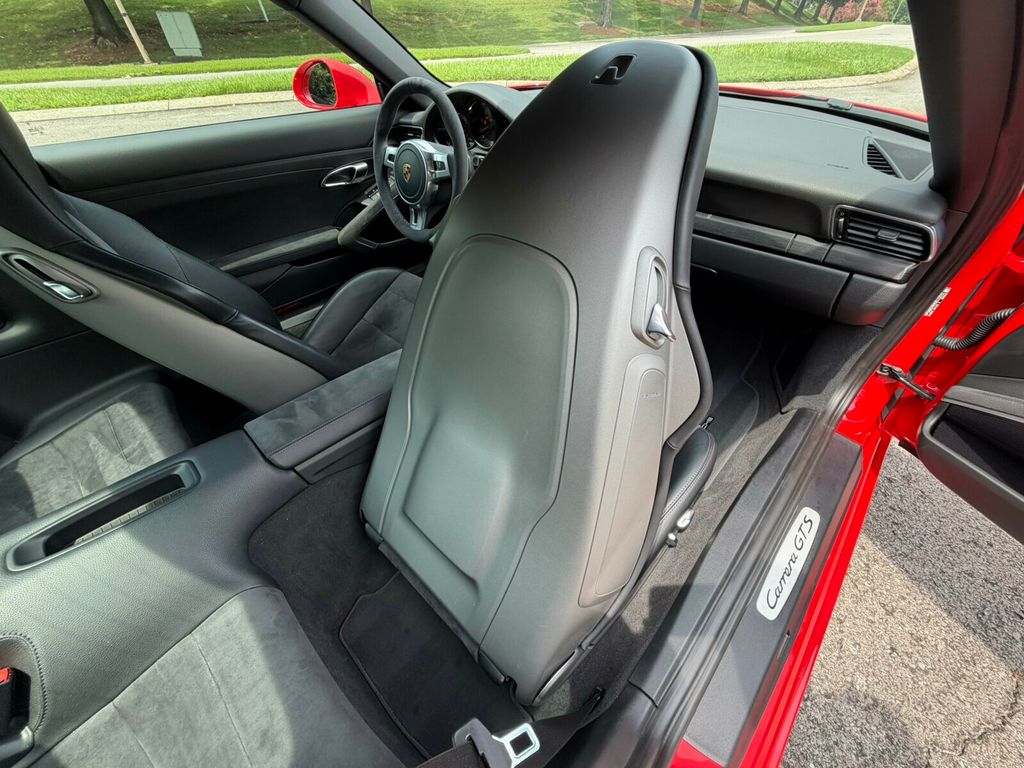 2016 Porsche 911 GTS/Sport Exhaust Pkg/7spd Manual/Sport Chrono Pkg/NAV - 23054956 - 43
