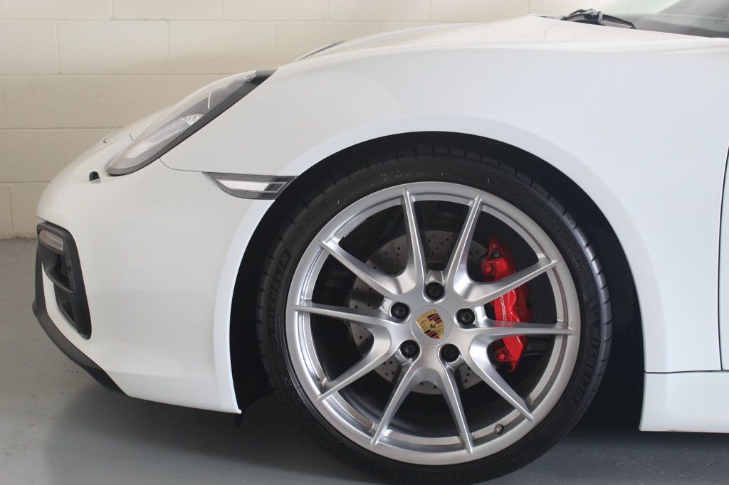 2016 Porsche Boxster GTS photo 16