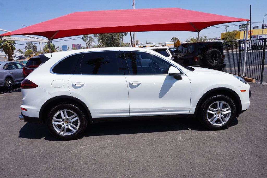 2016 Porsche Cayenne photo 4