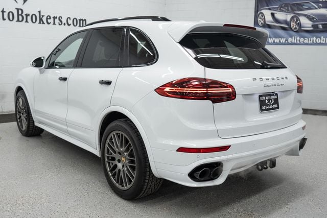 2016 Porsche Cayenne AWD 4dr Turbo - 22778084 - 5