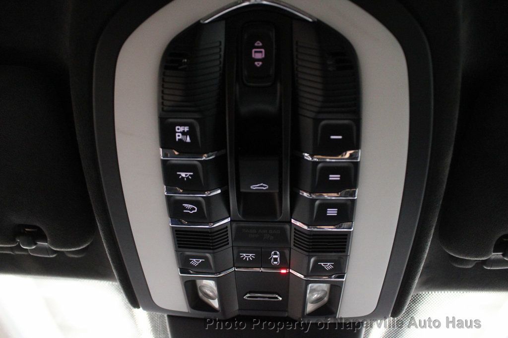 2016 PORSCHE CAYENNE - Image 29