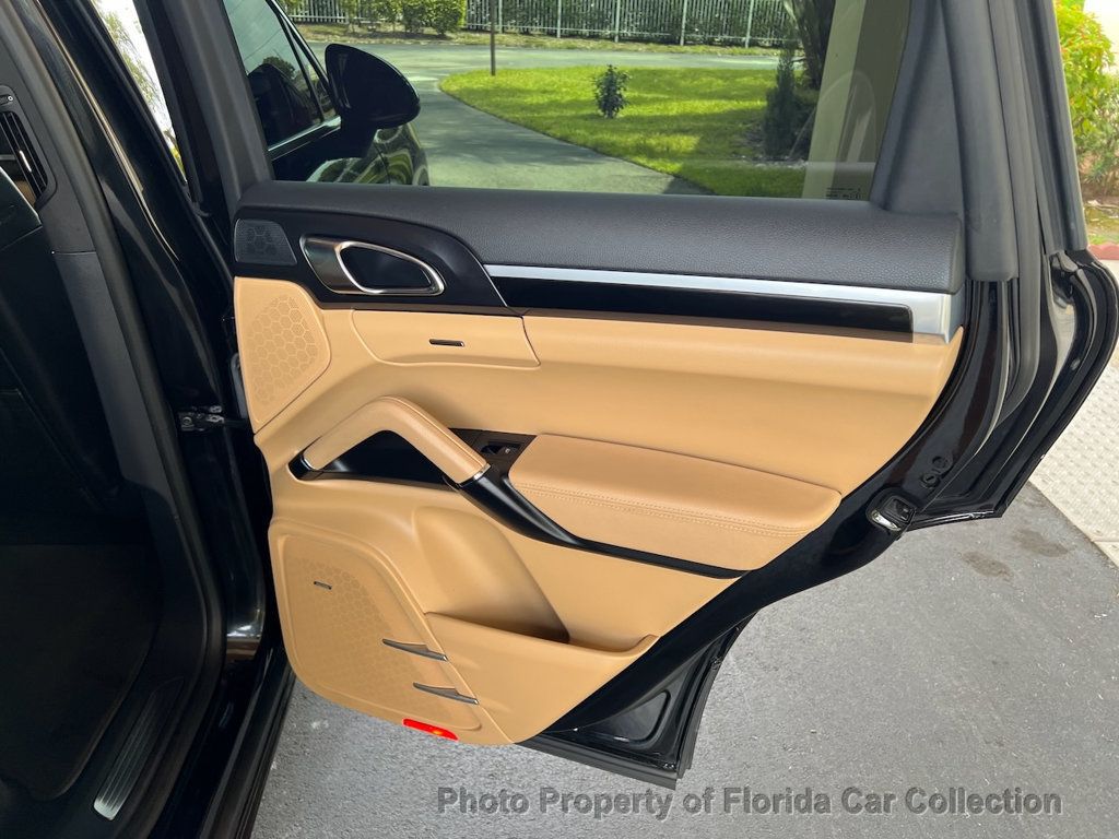 2016 Porsche Cayenne AWD Tiptronic 3.6L - 22873849 - 31