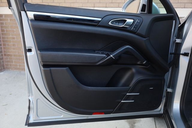 2016 Porsche Cayenne Base - 23045917 - 12