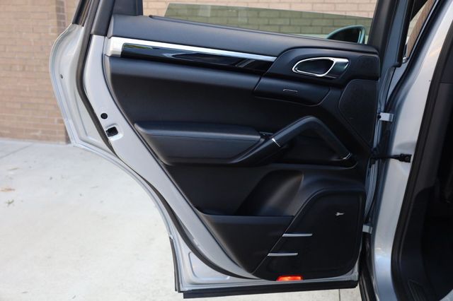 2016 Porsche Cayenne Base - 23045917 - 18