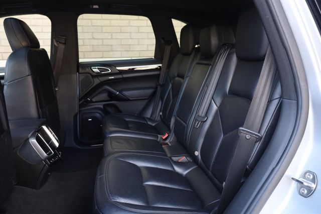2016 Porsche Cayenne Base - 23045917 - 19