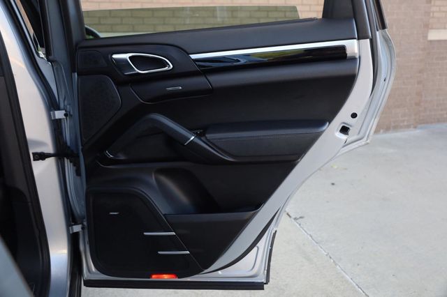 2016 Porsche Cayenne Base - 23045917 - 22