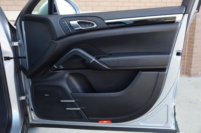 2016 Porsche Cayenne Base - 23045917 - 25