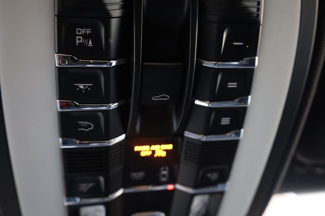 2016 Porsche Cayenne Base - 23045917 - 39