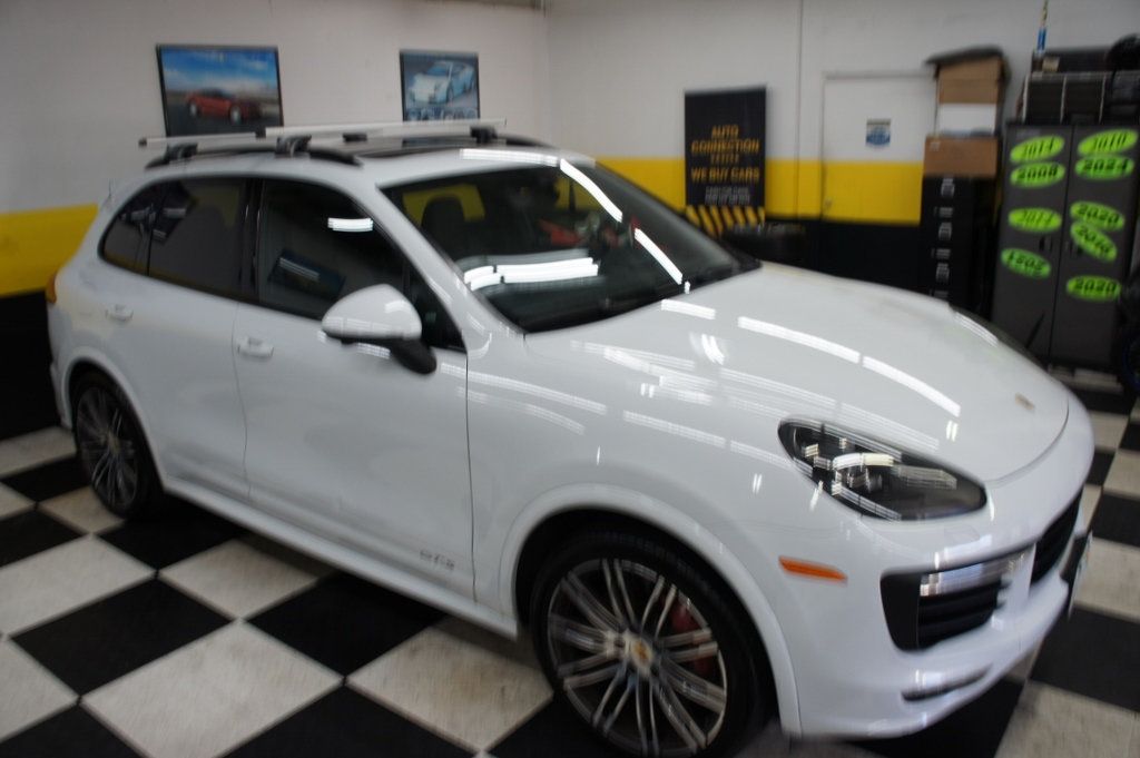 2016 Porsche Cayenne GTS photo 14
